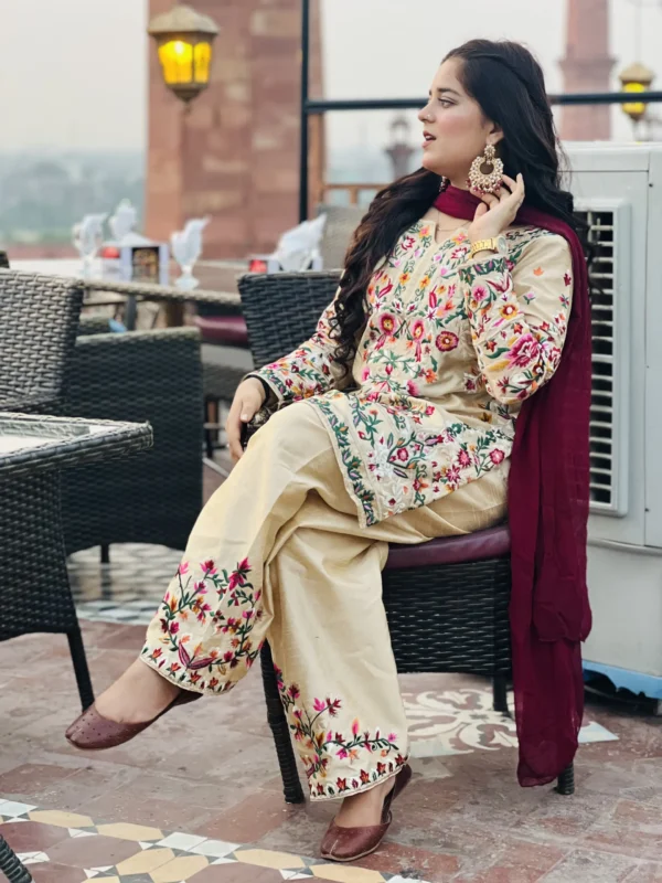 Heavy Embroidered 3 Piece Suit-010 - Image 2