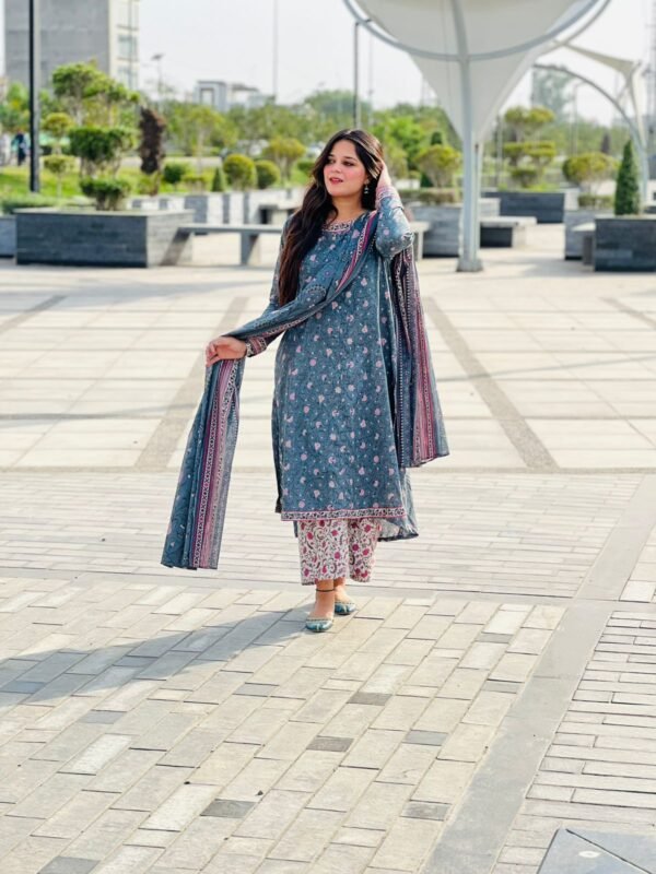 3 Piece Printed Lawn Suit  - 281 - Image 2