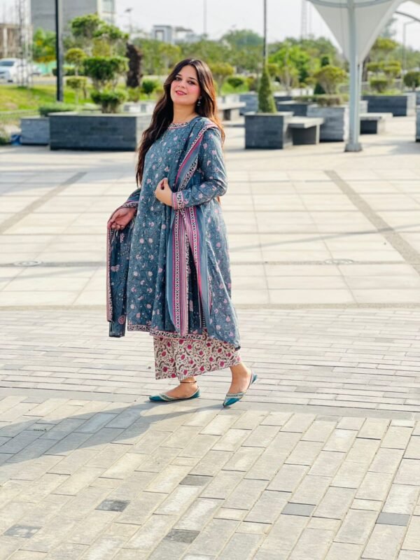 3 Piece Printed Lawn Suit  - 281 - Image 3