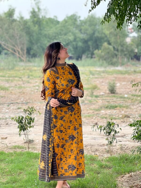 3 Piece Printed Lawn Suit - 274 - Image 5
