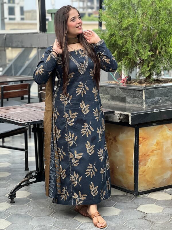 3 Piece Printed Lawn Suit - 303 - Image 4