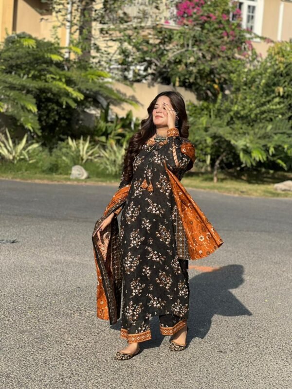 3 Piece Printed Khaddar Suit - 325 - Image 2