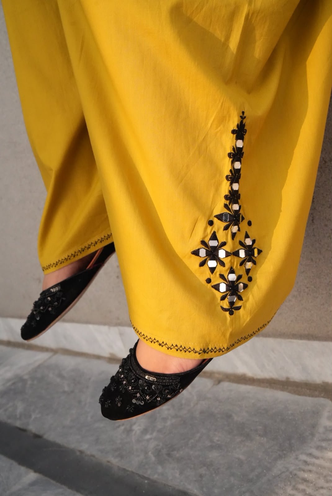 Embroidered 2 Piece Lawn Suit - 398 - Image 4