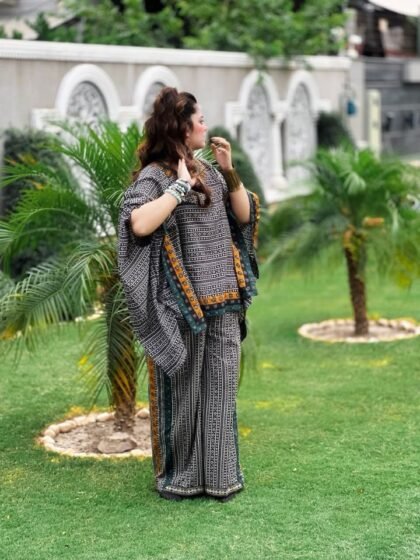 3 Piece Printed Lawn Kaftan